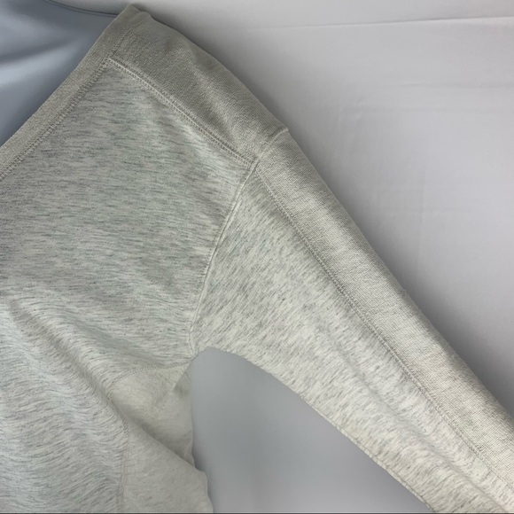 SO V-Neck Crop Top Tee Stone Heather - Picture 9 of 17